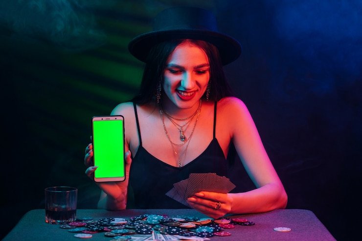 Pengguna mobile membaca tips rajawali55